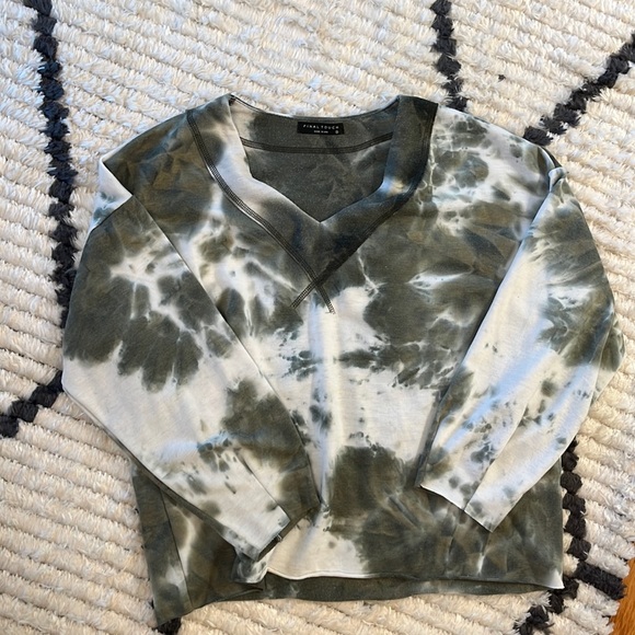 Raw edge ✨Nordstrom Rack✨ fall pullover - Picture 1 of 7